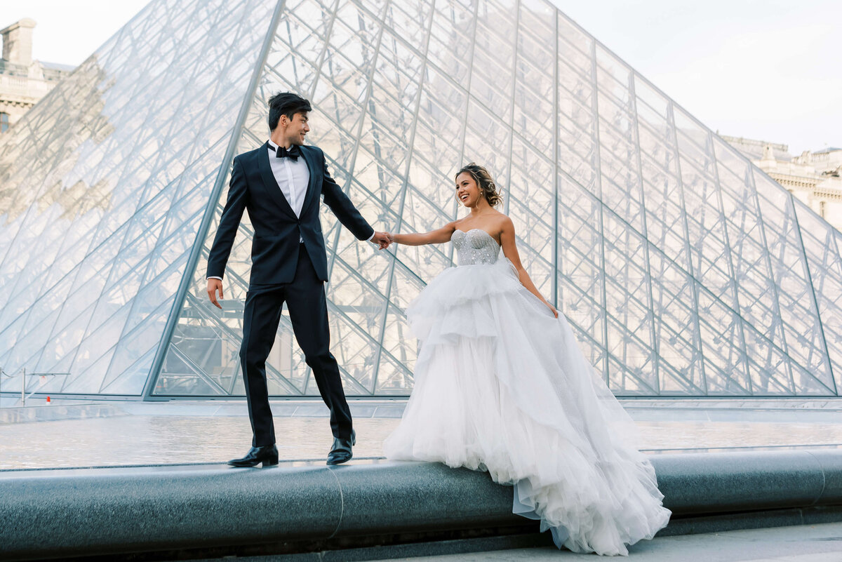 Wedding Photographer Stockholm helloalora elopement photographer France Paris destination wedding