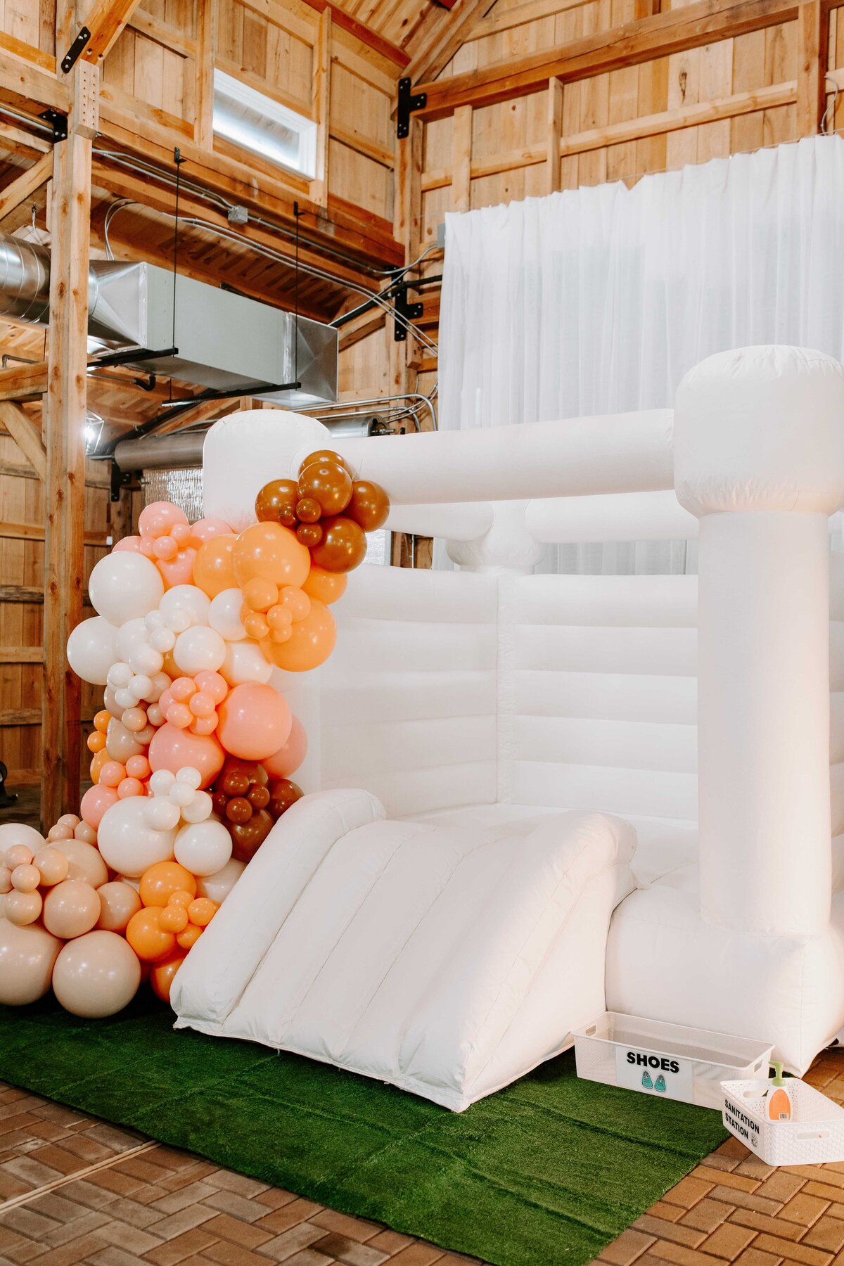 little-girl-birthday-party-balloon-arch-charlotte (1)