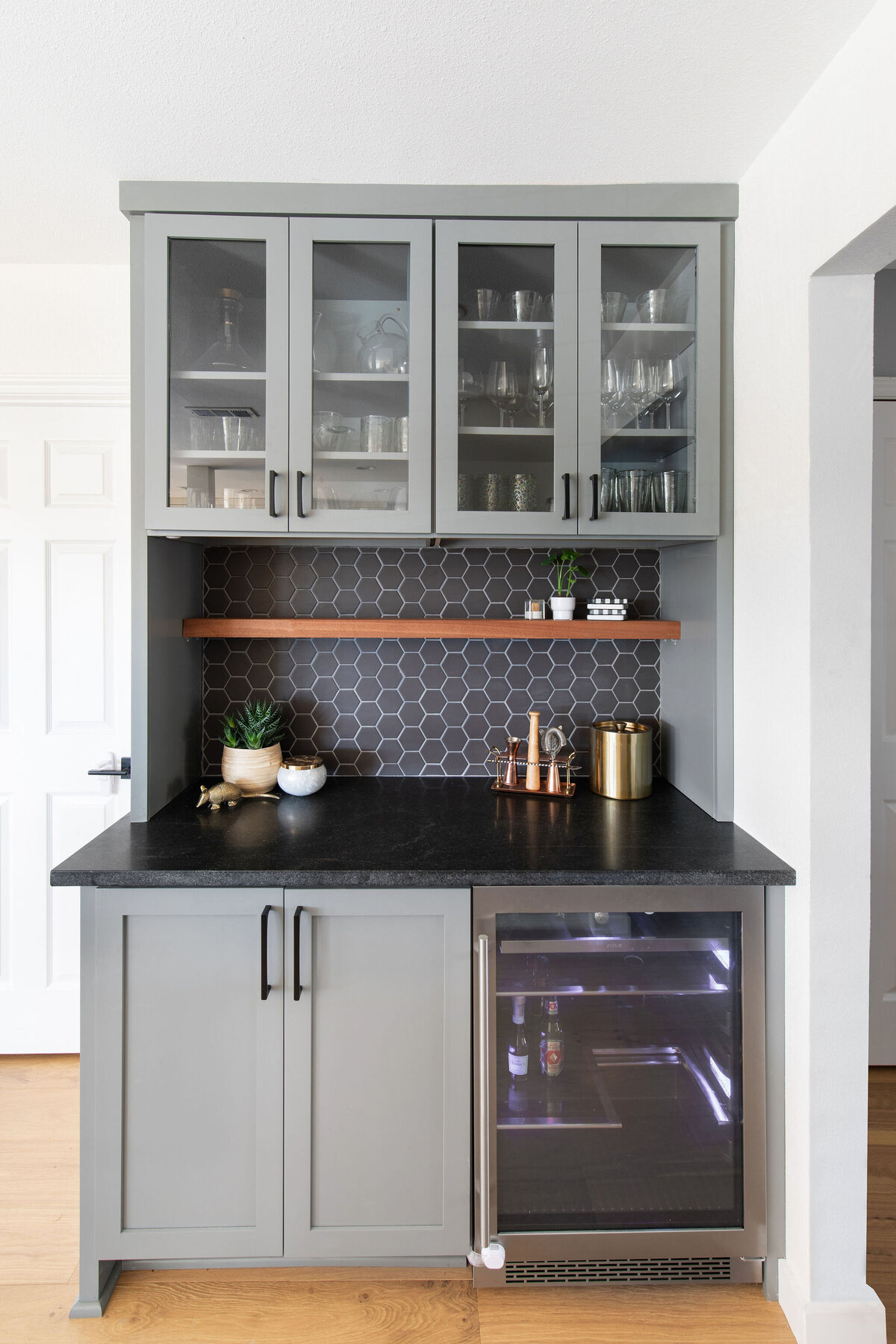 Hello Home Modern Transitional Kitchen with Shaker Cabinets 14