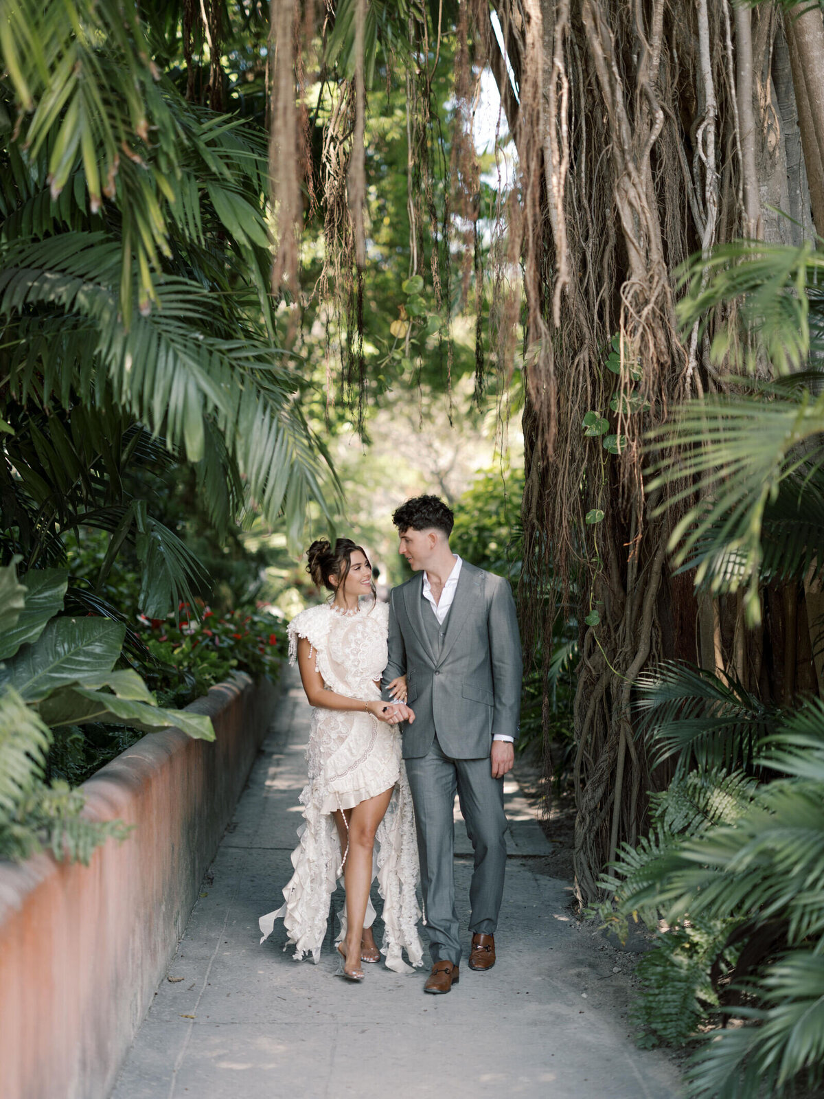 vizcaya-garden-engagement-romantic-walk