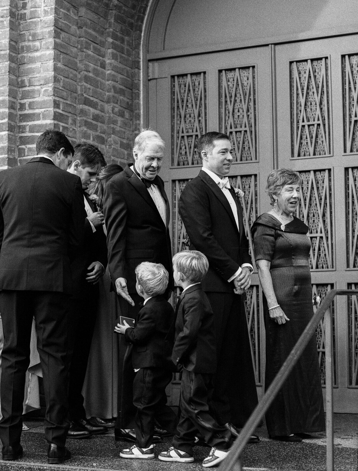 san francisco-flood-mansion-wedding-photography-catholic-wedding-classic-blackandwhite-churchwedding-wedding-thedejaureguis-104