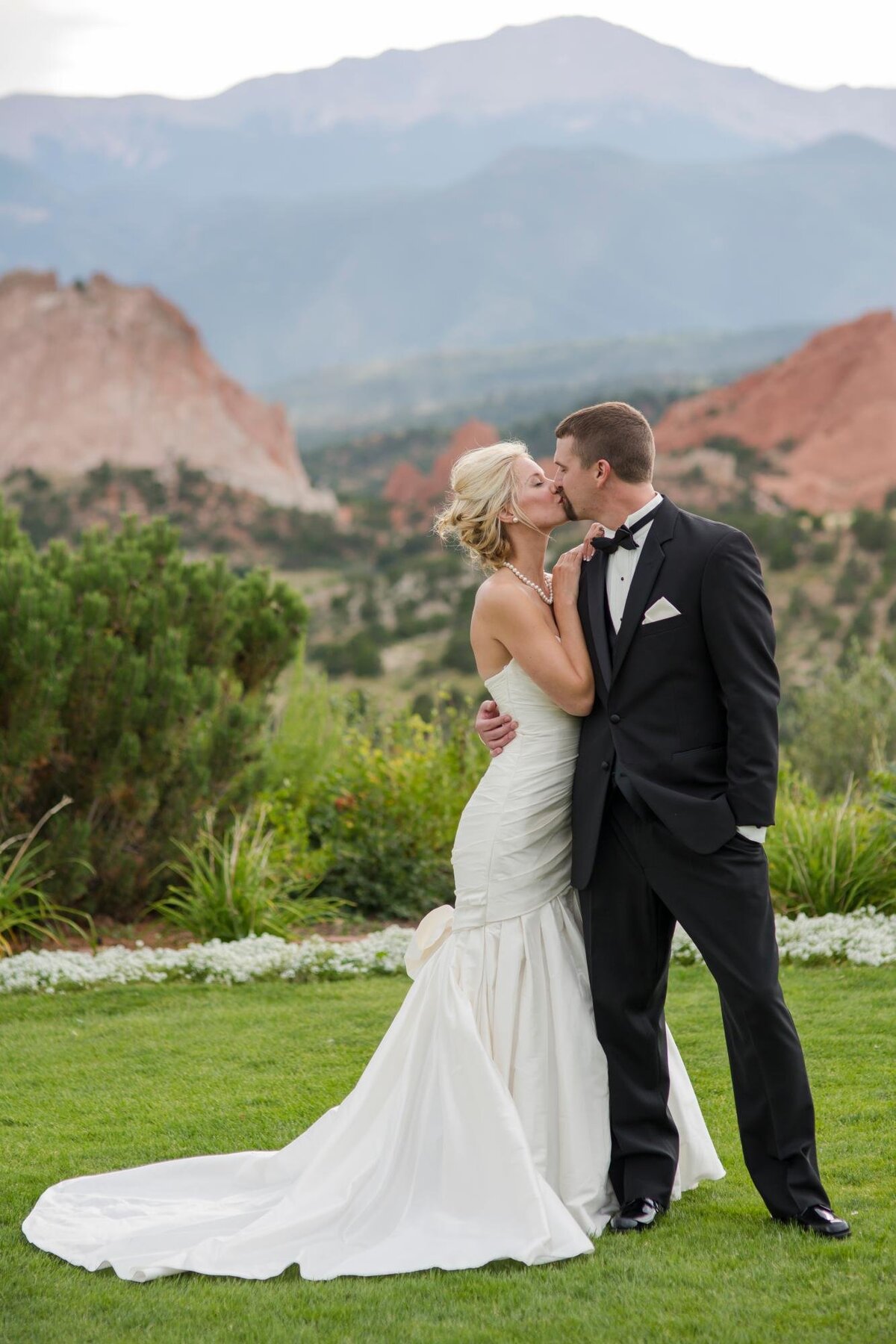 Garden of the Gods Club Wedding-1040