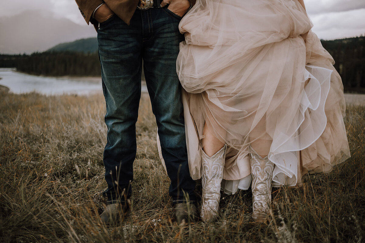 Alberta_elopement_photographer (10)