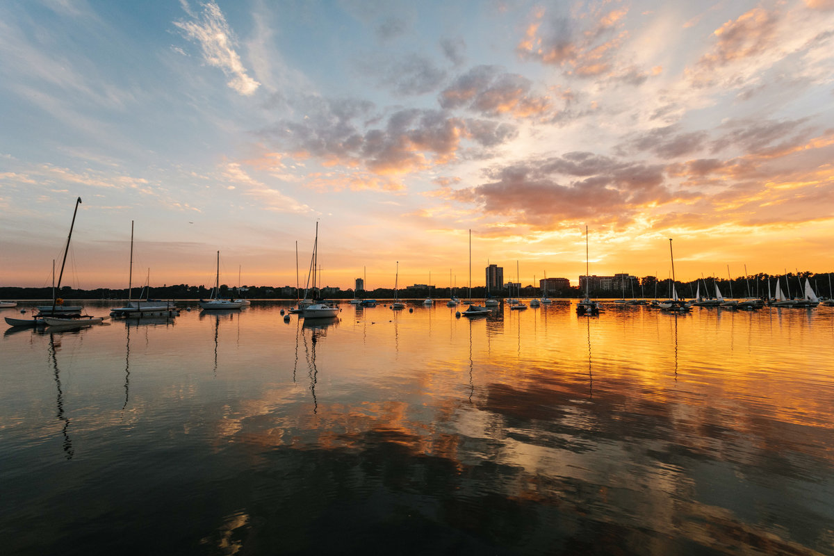 Lake-Calhoun-Minneapolis-Summer-Engagement-25