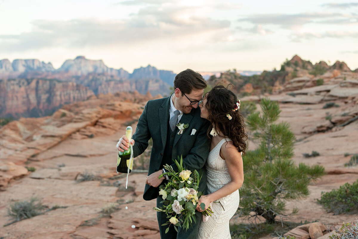 zion-national-park-elopement-photographer-wild-within-us (11)