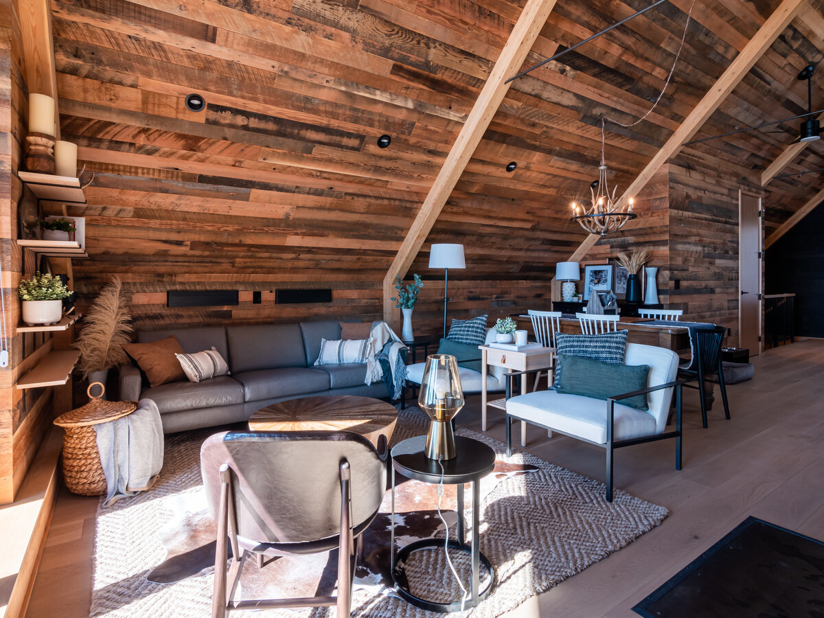 Jeengi- SRM-Living Room