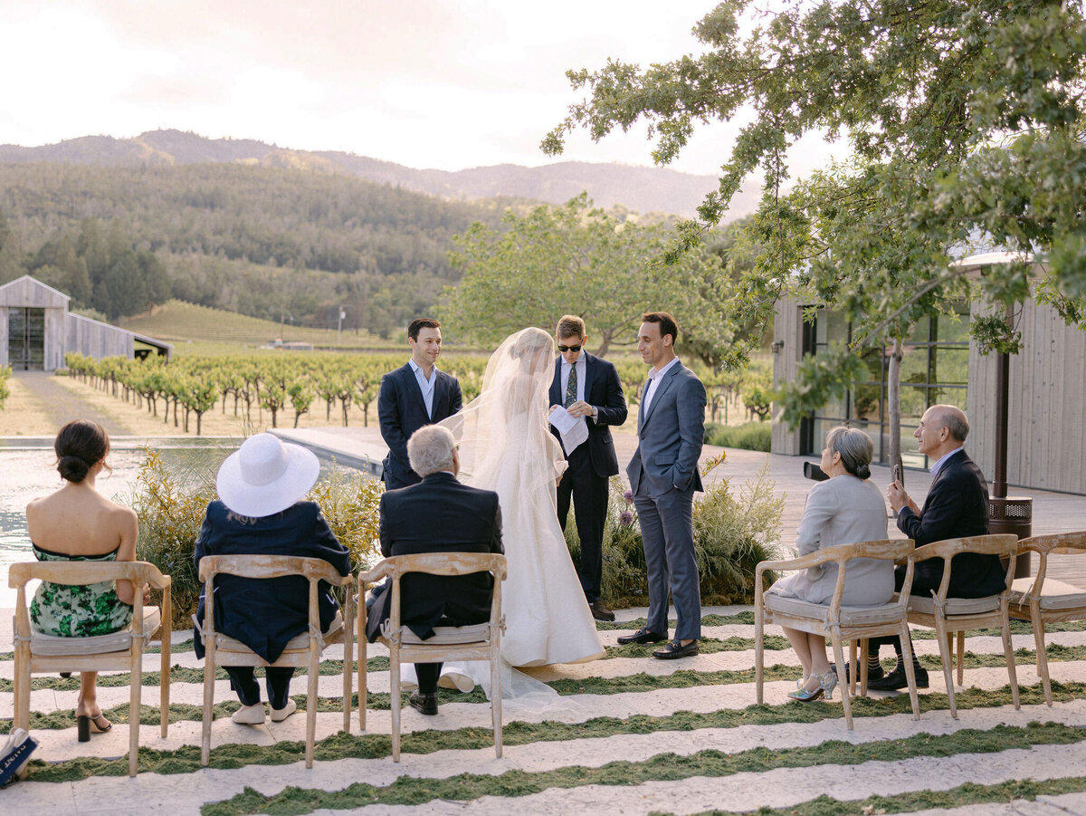 larissa-cleveland-photographer-napa-california-wine-country-wedding-private-estate-028