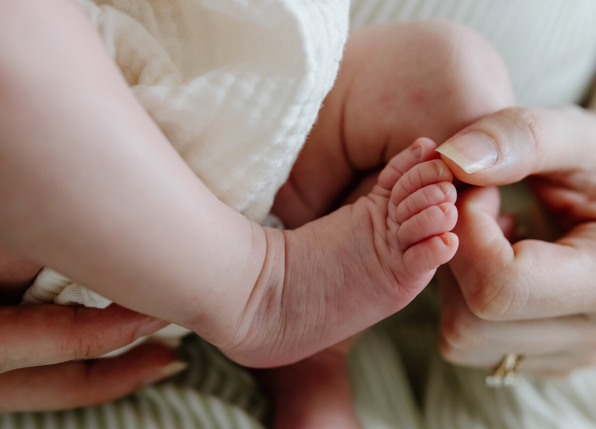 Austin-Lifestyle-Photographer- Vautherine Newborn Story-14