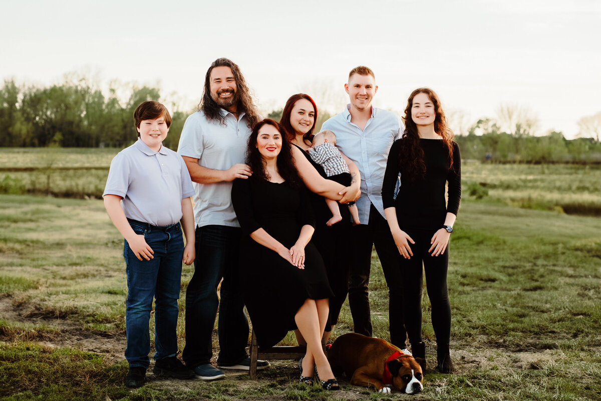 NWA family photographer, Northwest Arkansas best family photography, family portraits near me, professional family photos, family photography packages