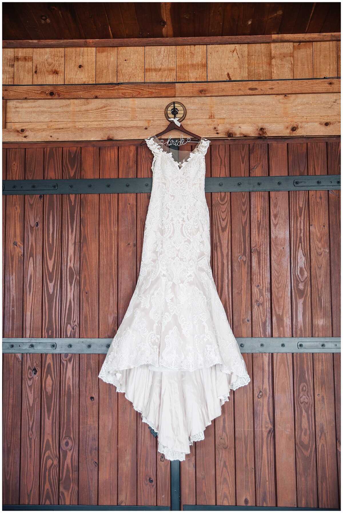 Rustic Burgundy and Blush Indoor Outdoor Wedding at Emery's Buffalo Creek - Houston Wedding Venue_0663