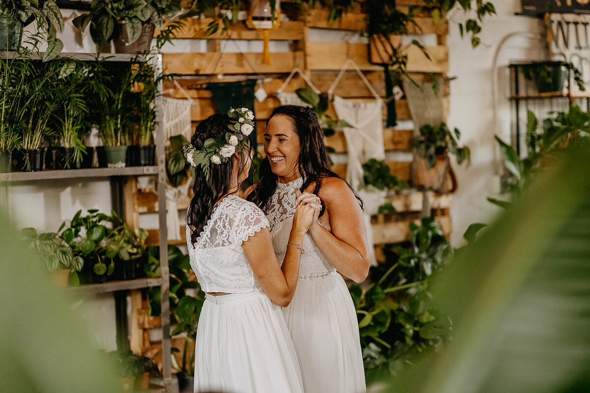 rad-red-wild-roots-unique-wedding-venue-chantilly-chic-celebrations-19