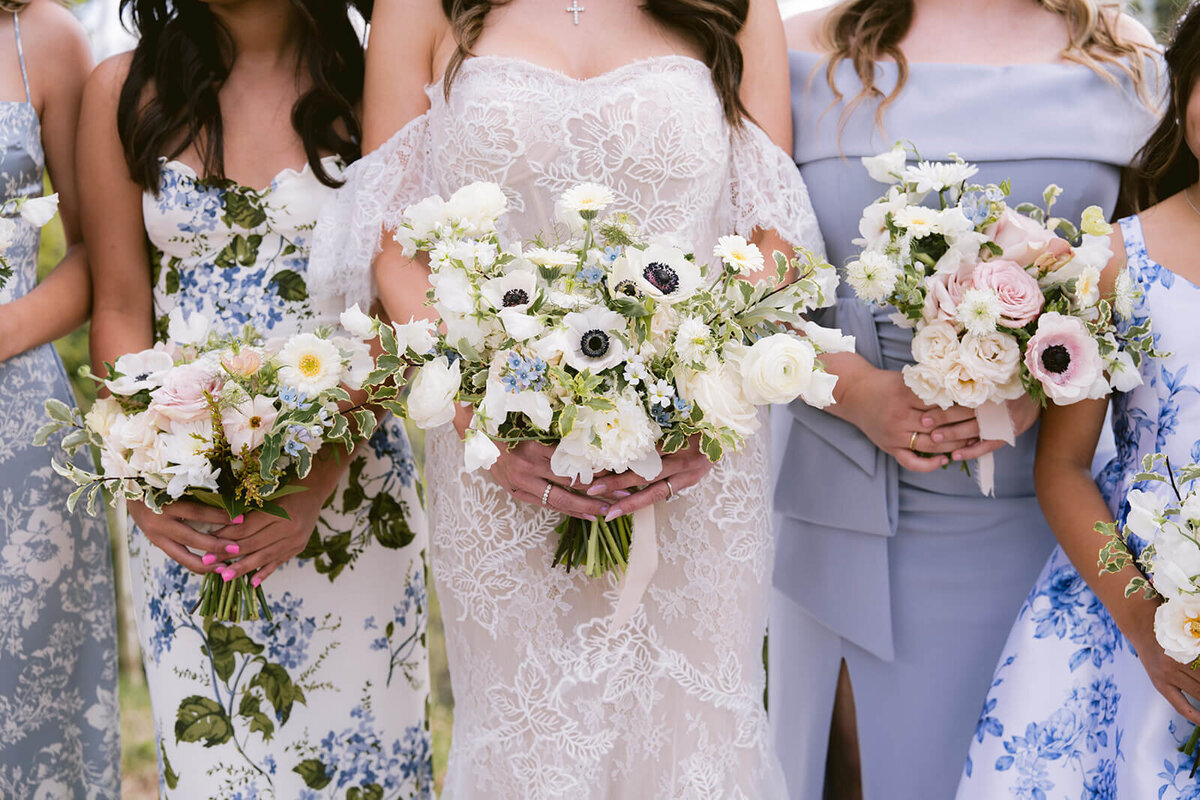 sharron-ian-aspen-mountain-club-wedding-bridesmaid-bouquets-2