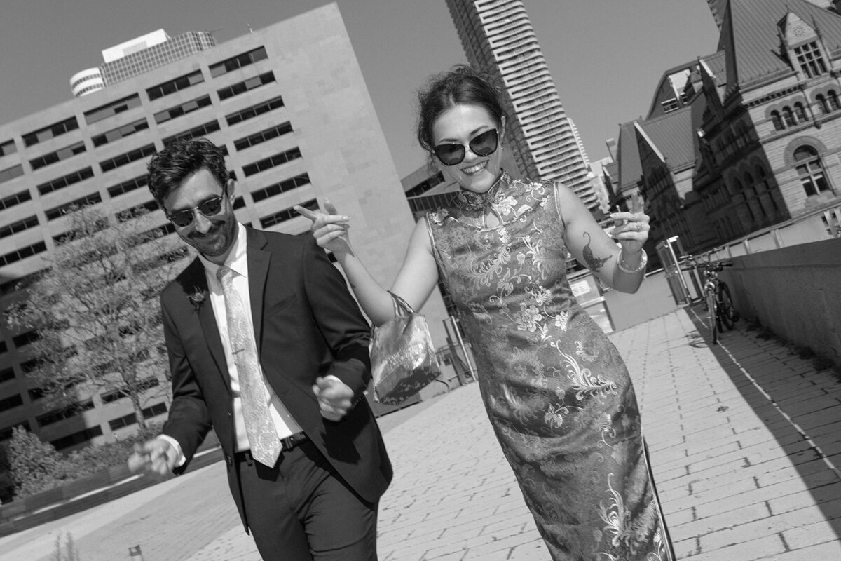 toronto-city-elopement-city-hall-ttc-subway-sugar-beach-fun-romantic-sumer-wedding-2755