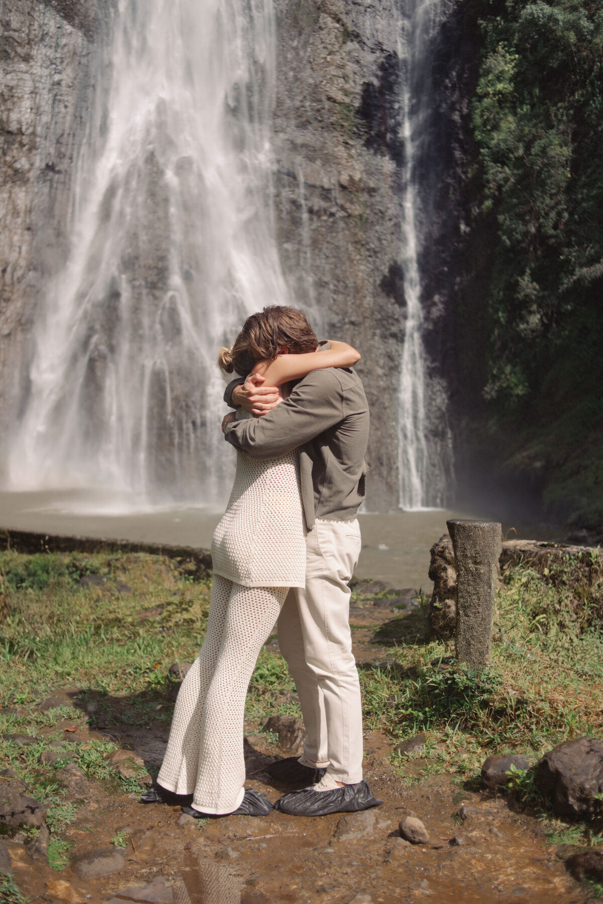 kauai_waterfall_proposal_picture0022