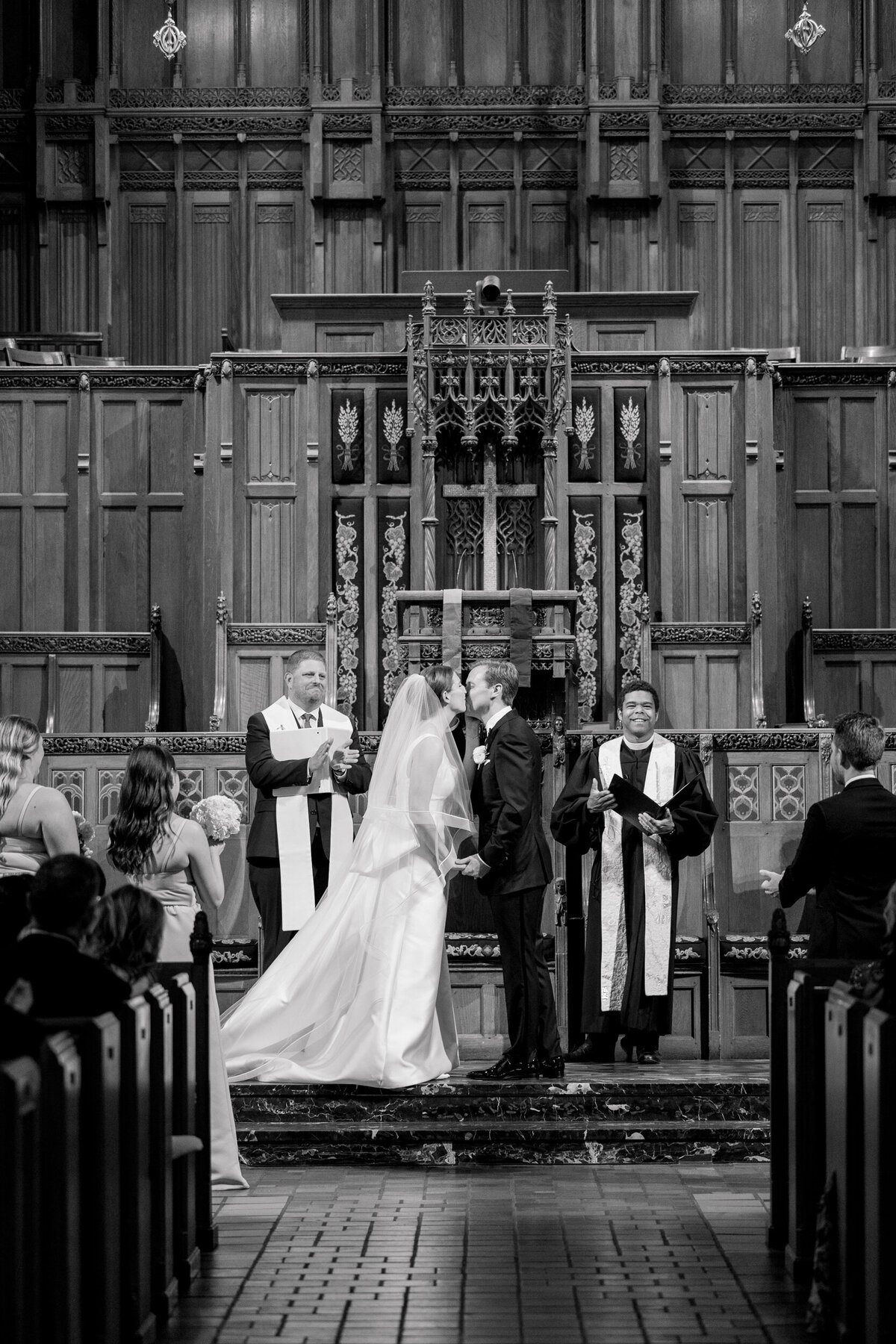 Lexi Benjamin Photography_Reynolds Chicago History Museum Wedding_07.06.24-261