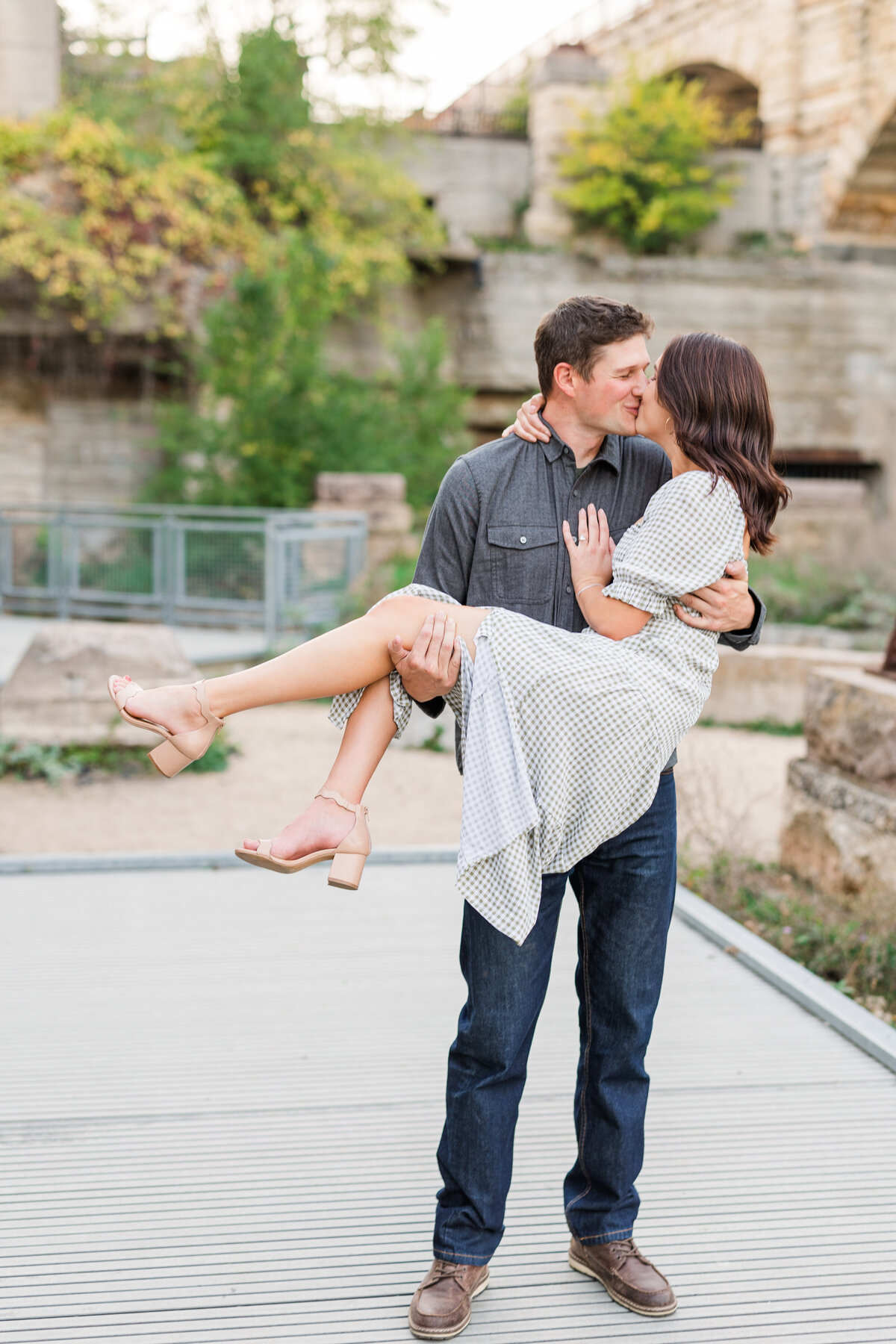 minneapolis-engagement-photography-session