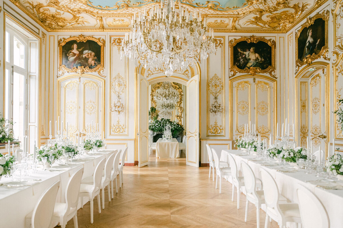 luxurious-wedding-floral-decoration-castle-style26