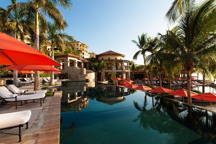 hacienda-beach-club-residences