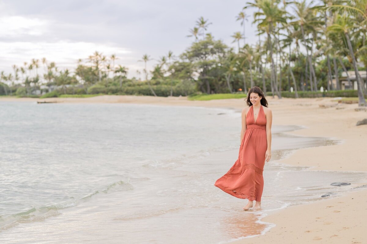 Island-style Oahu senior portraits