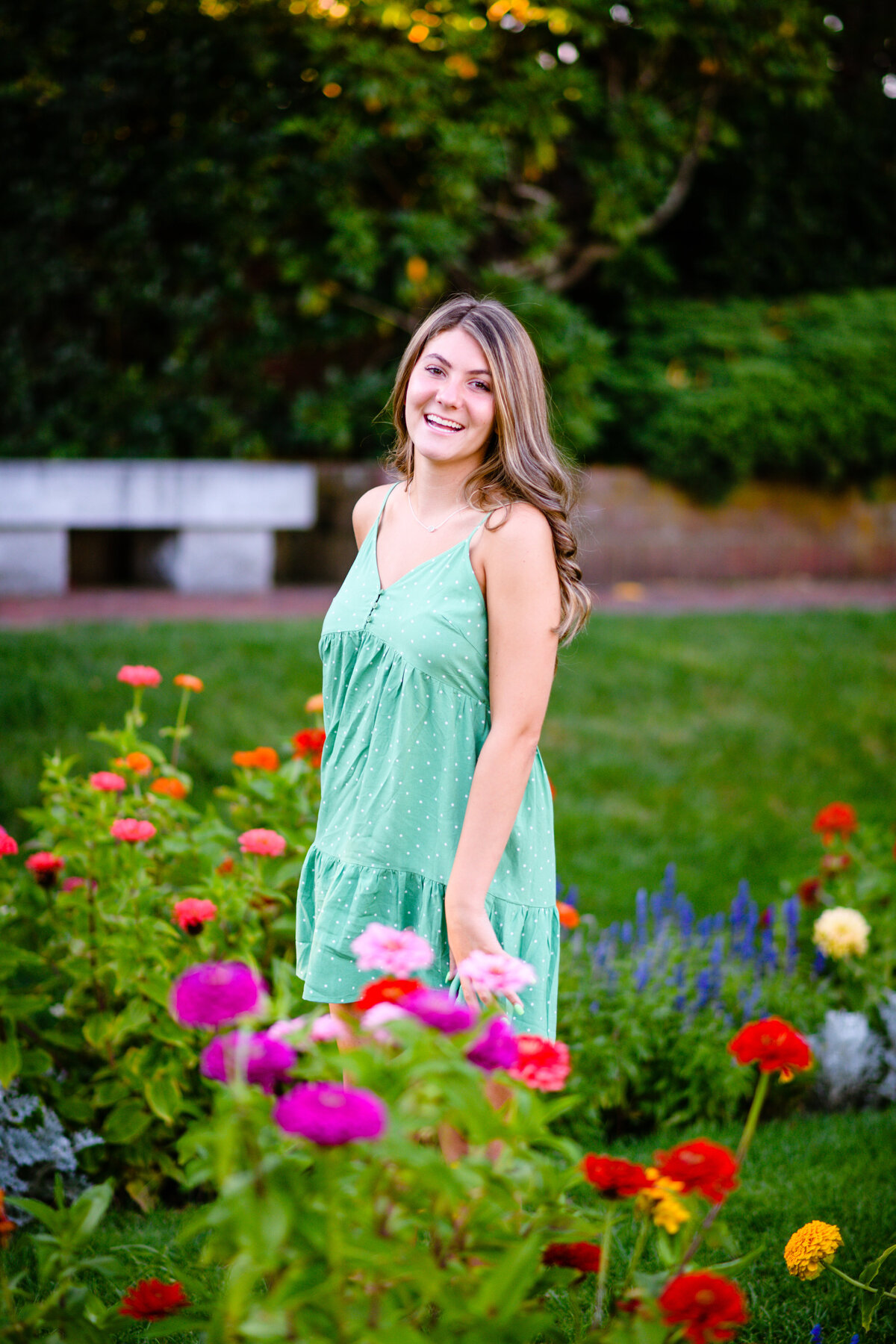 Lynch-park-beverly-senior-session-flowers