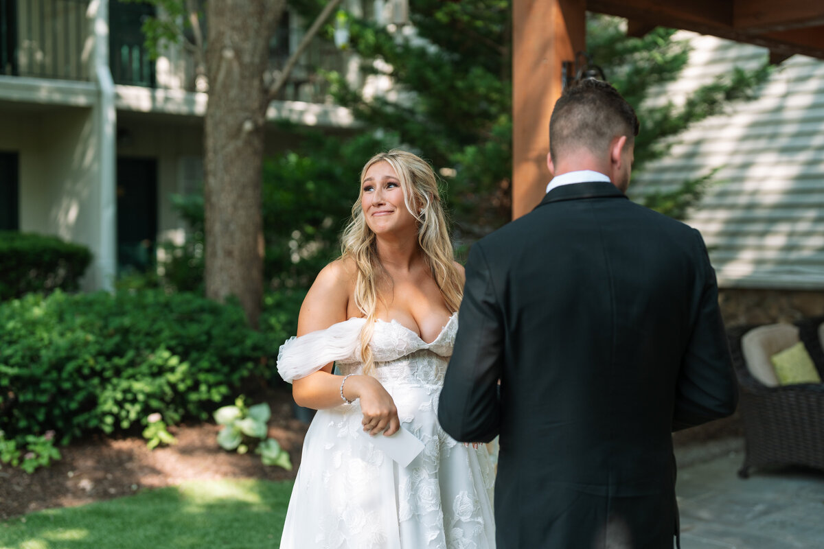 NJ Wedding photographer near me / Jenna Noller Photography