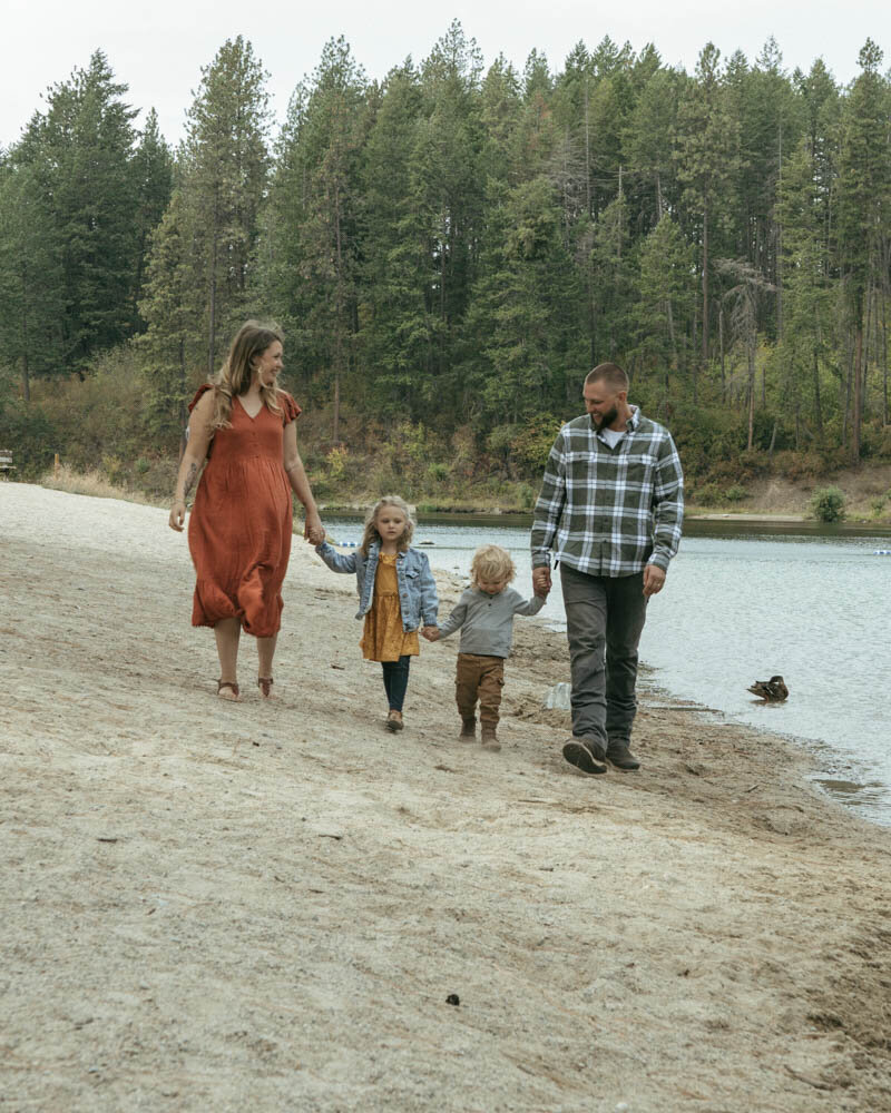 spokane-documentary-family-session-outdoors