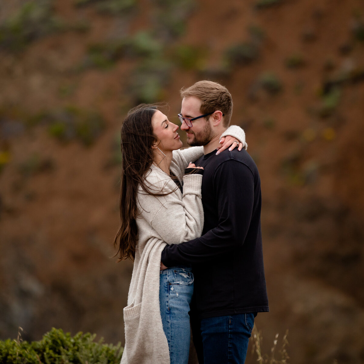 05312023_Makenzie+Gavin_RodeoBeachCA_AnjaJensenPhotography-183