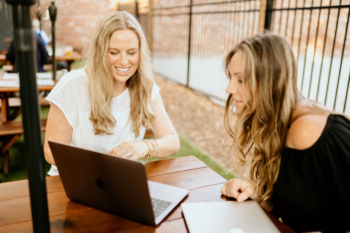 ALYSSA_SANTA_ROSA_REALTOR_WILD_HONEY_PHOTO-29