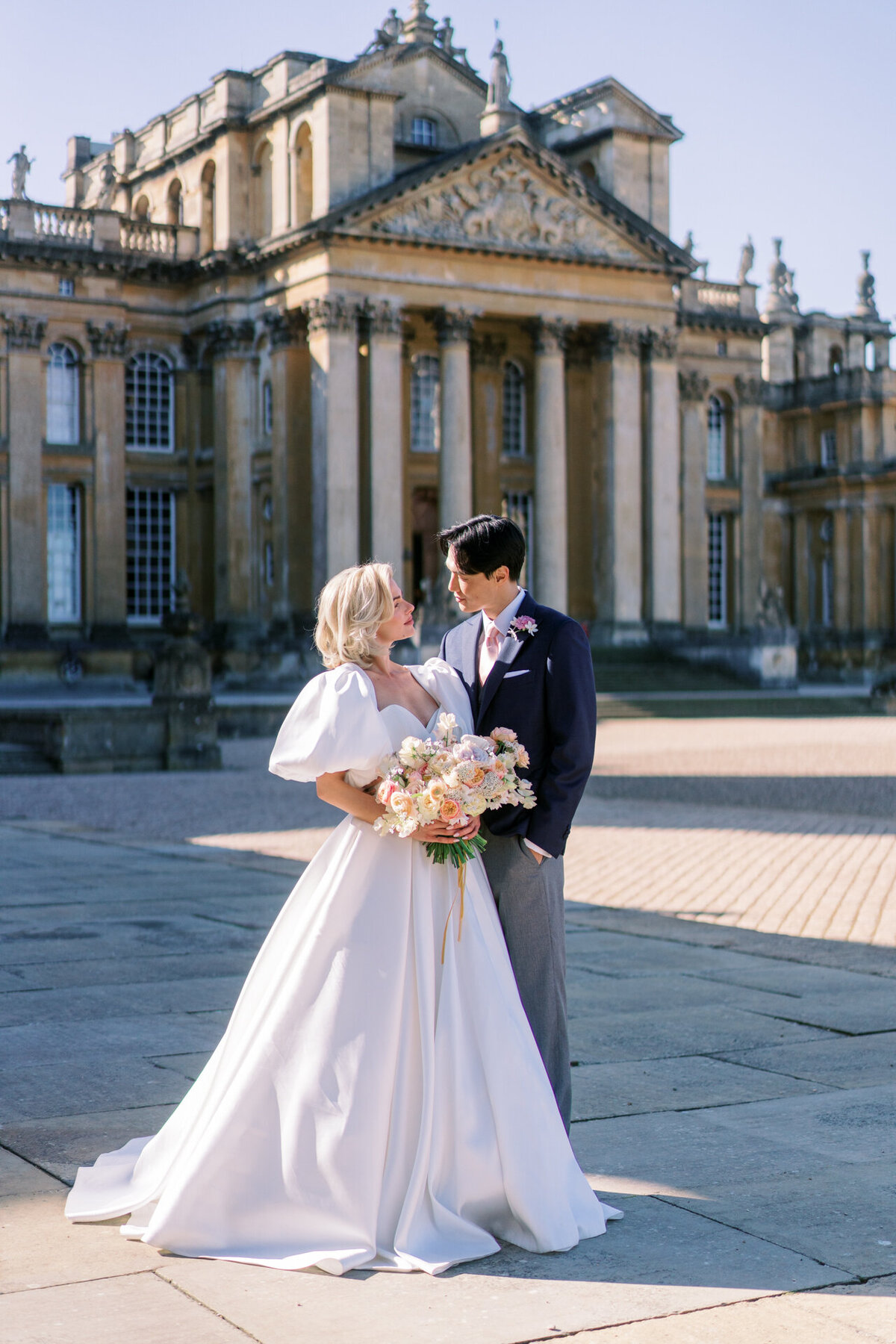 newlyweds at blenheim palace