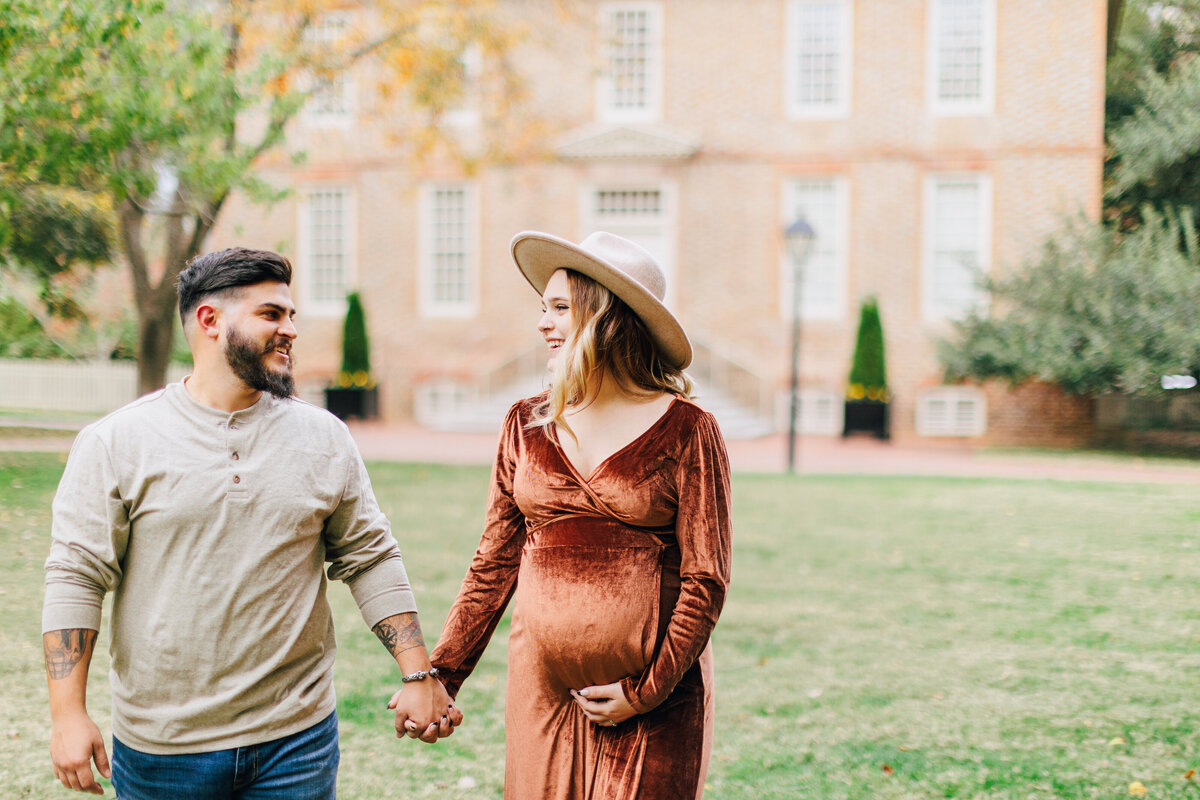 Williamsburg maternity photo