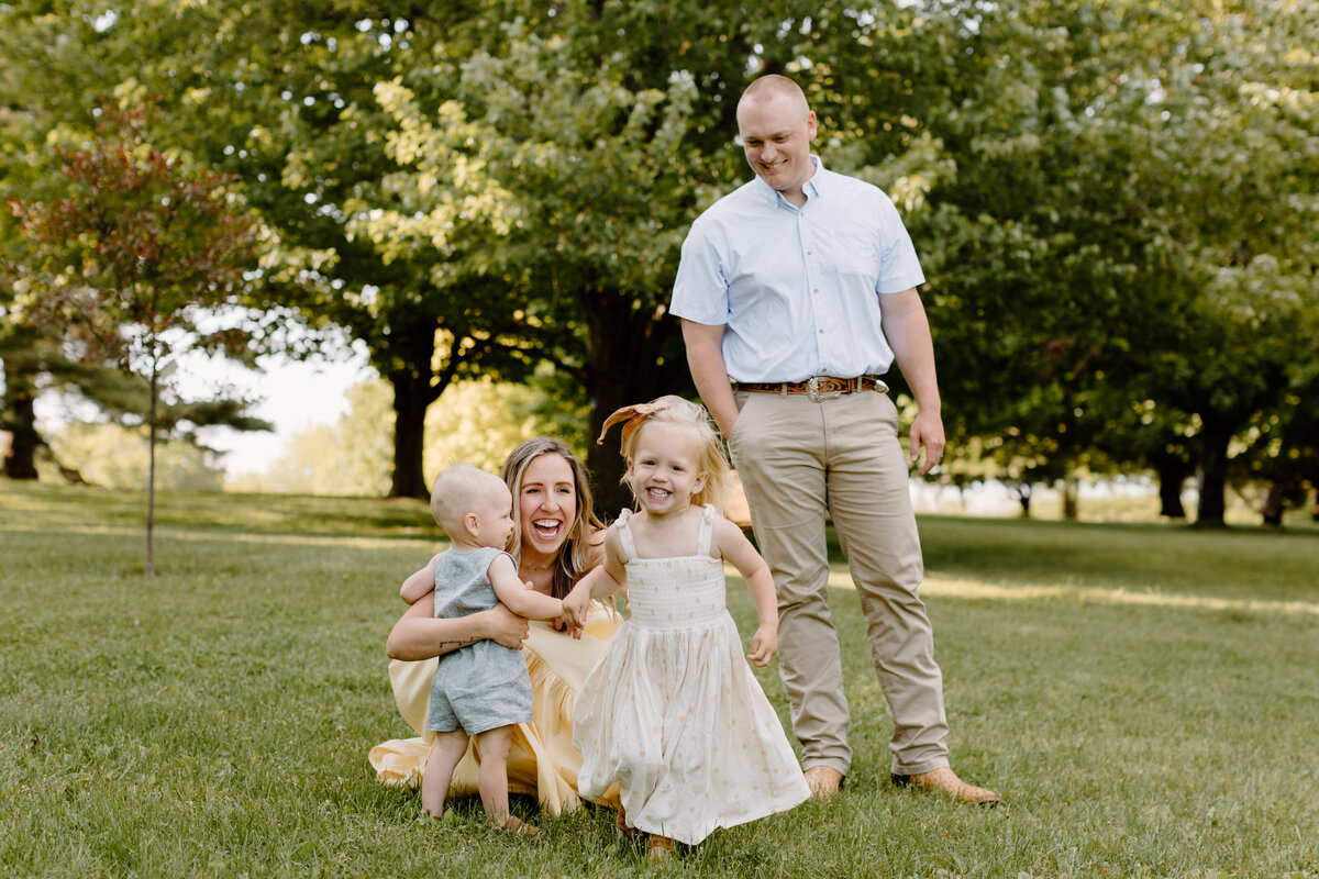 christina_ney_photography_wedding_engagement_lifestyle_photographer_dubuque_iowa_wedding_planning_assistance_adventurous_bold_laidback Family Photography44