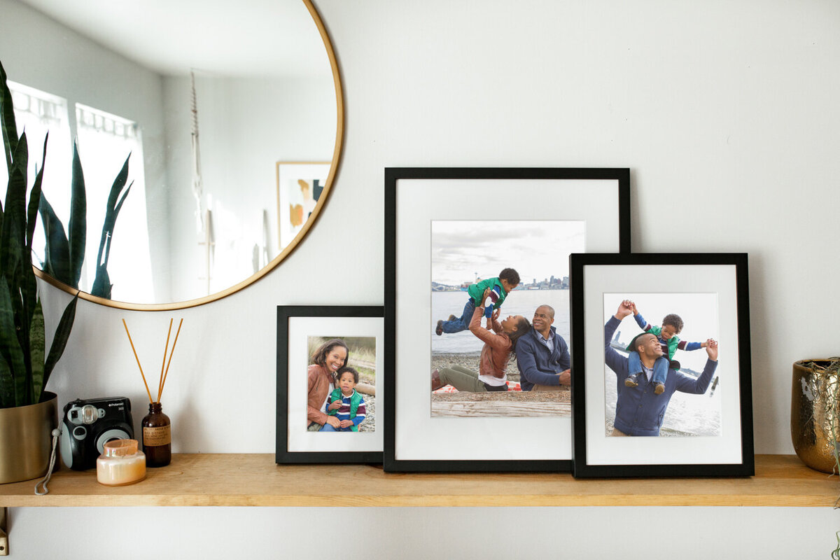 Seattle-living-room-wall-gallery-frames-04