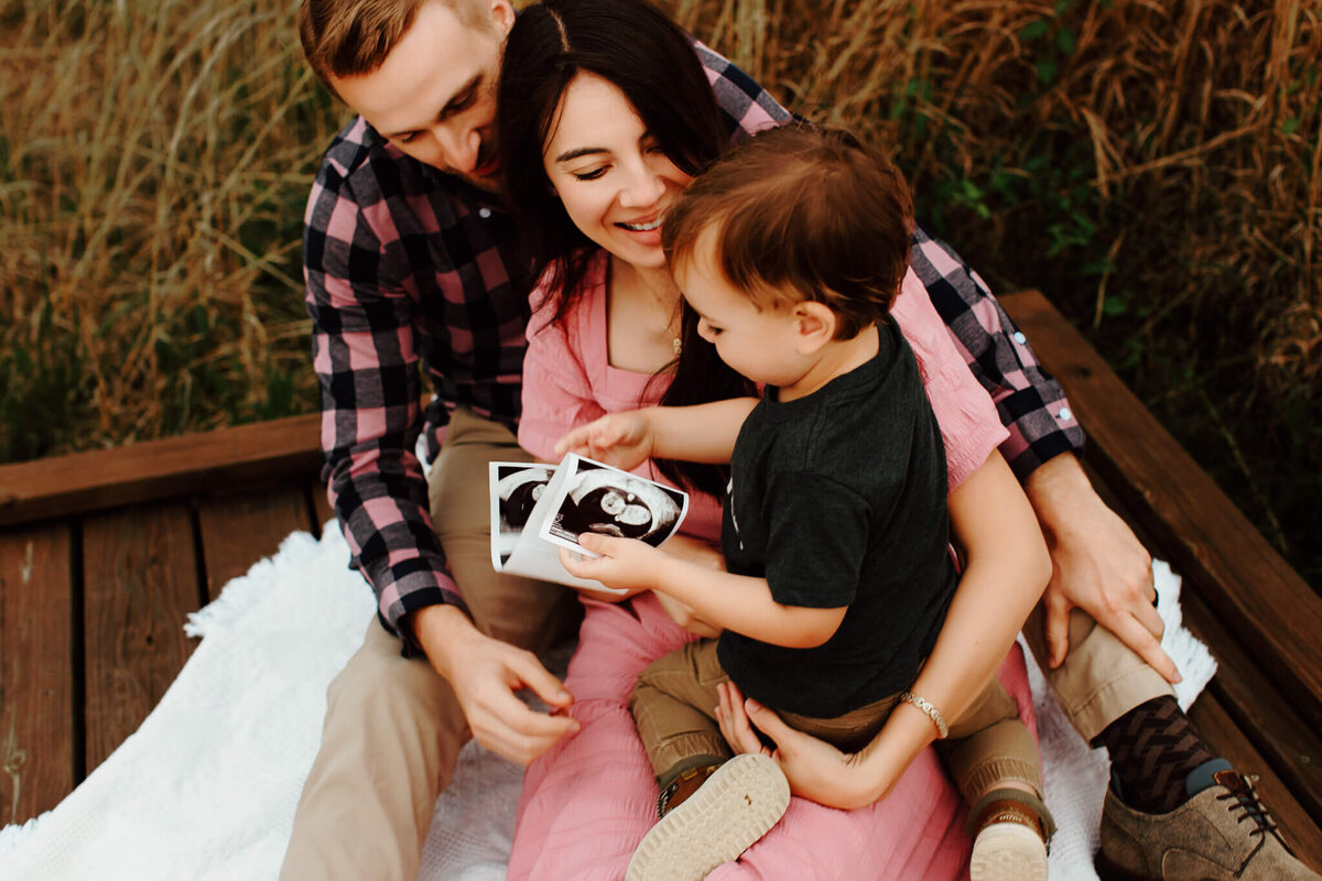 best NWA photographer, family photography Northwest Arkansas, family portraits near me Fayetteville Arkansas