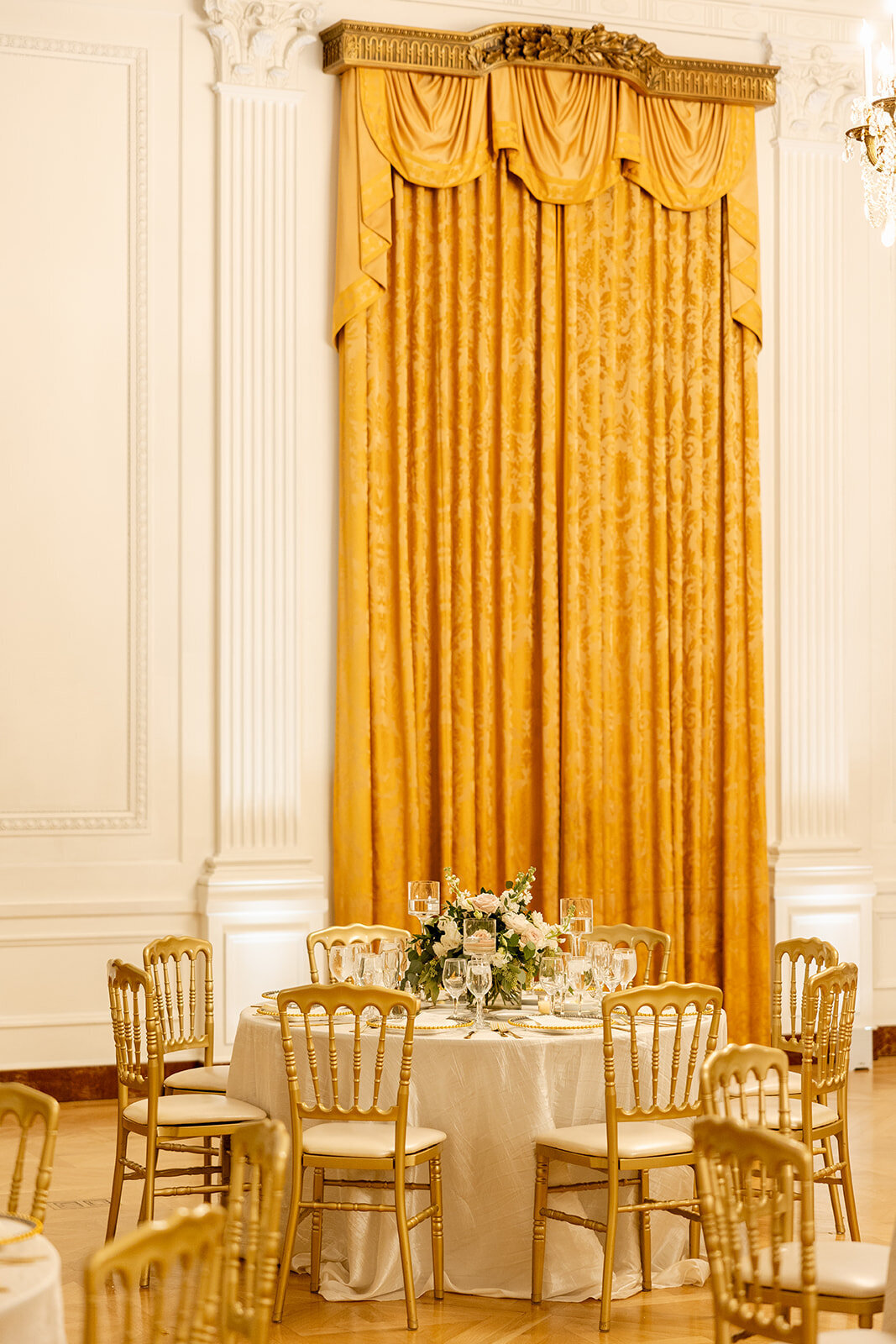 pretty-palm-leaf-event-co-dylan-and-erynn-wedding-at-the-nixon-20