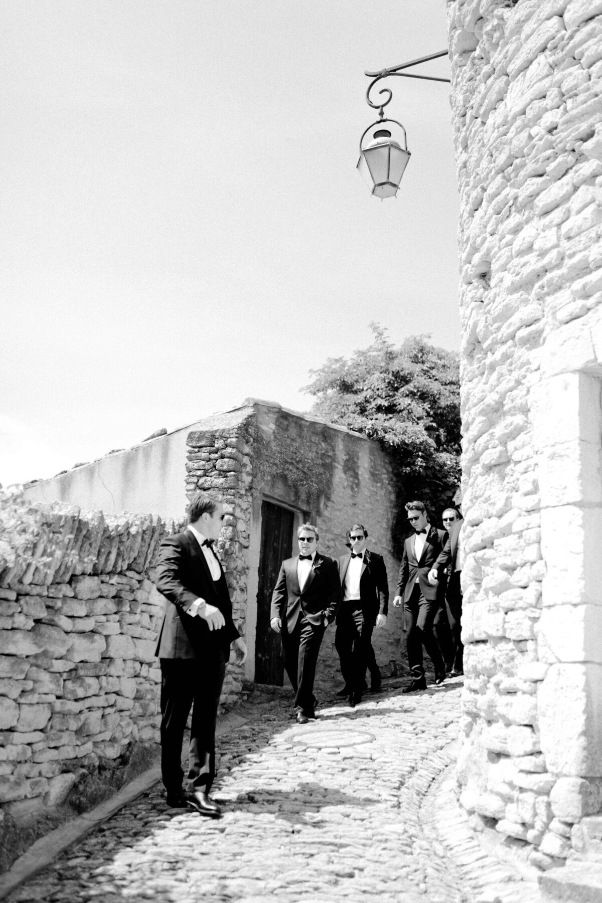 034_Provence_Luxury_Wedding_Photographer (41 von 235)_Provence Luxury Wedding Photographer. A timeless and elegant destination wedding at La Bastide de Gordes captured by luxury wedding photographer Flora and Grace.