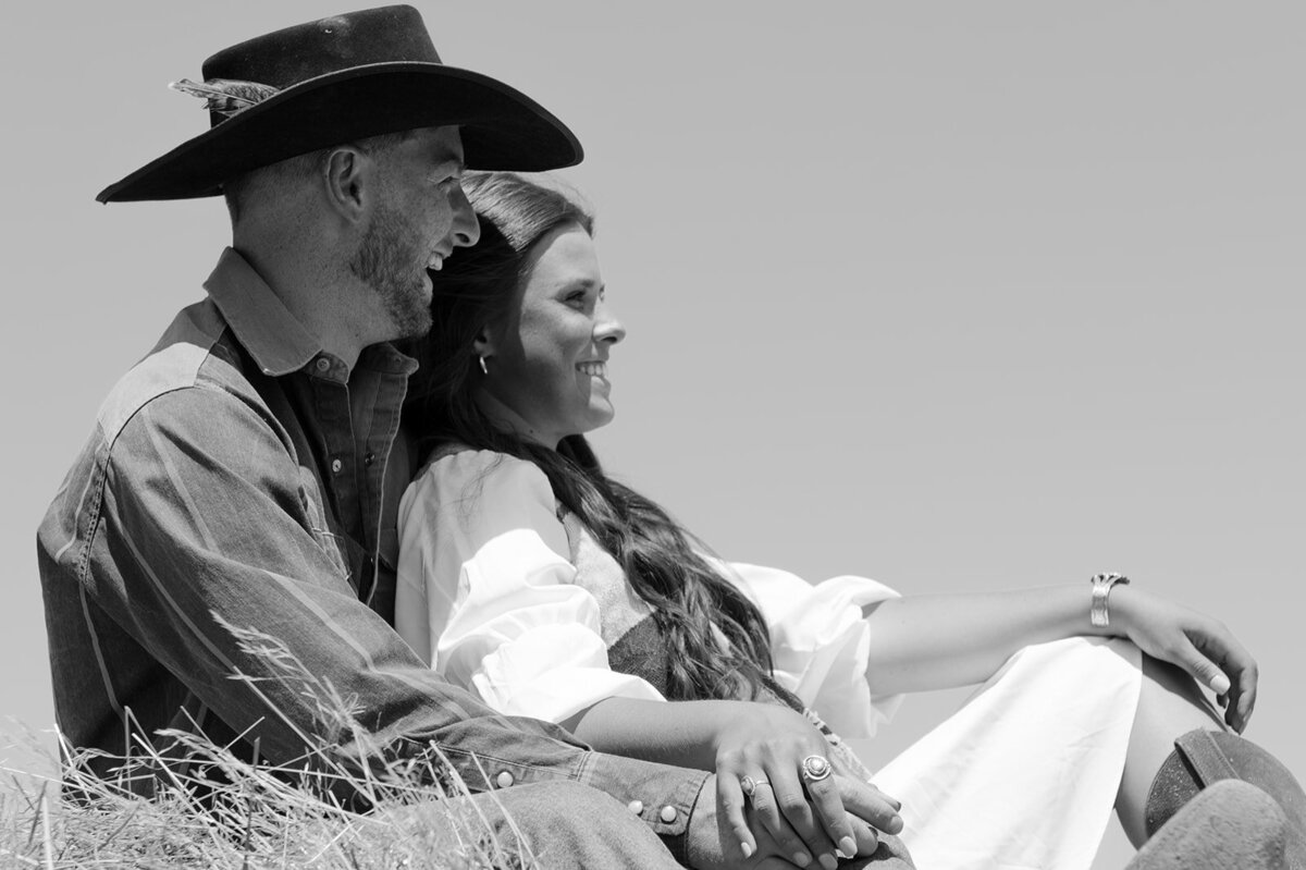 presley-gray-photo-haybale-forest-montana-elopement-7286-2