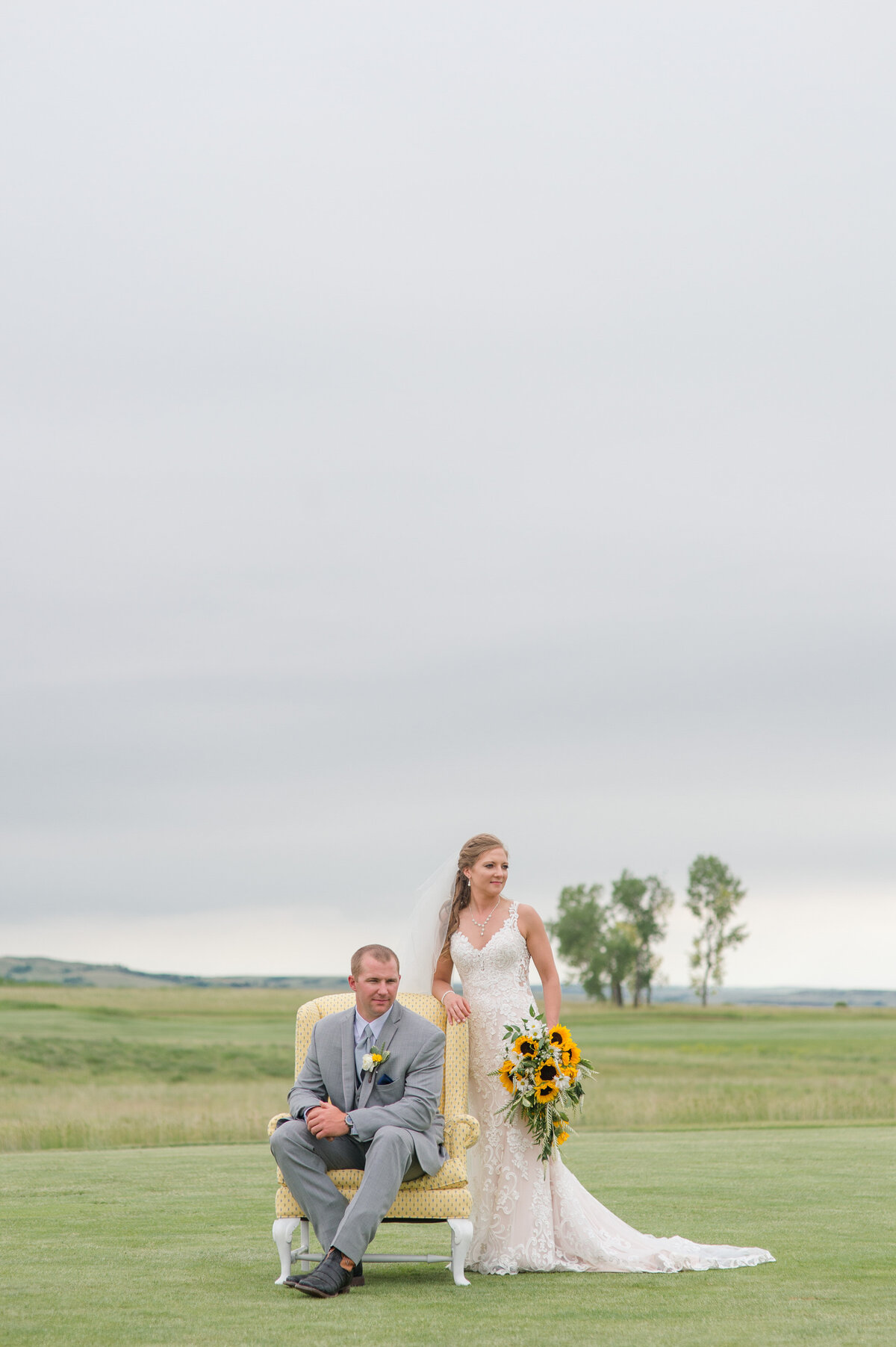 sunflower lemon summer wedding golf course flint hills manhattan kansas wedding photographer-3