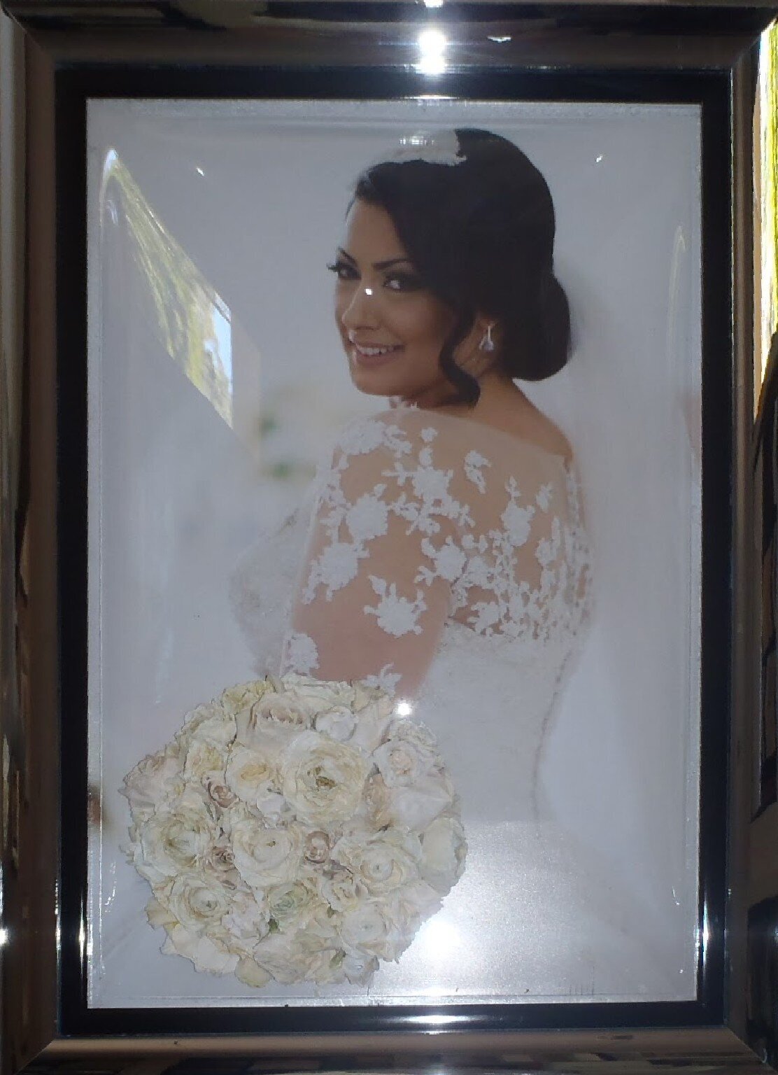 Wedding bouquet preserved in pod