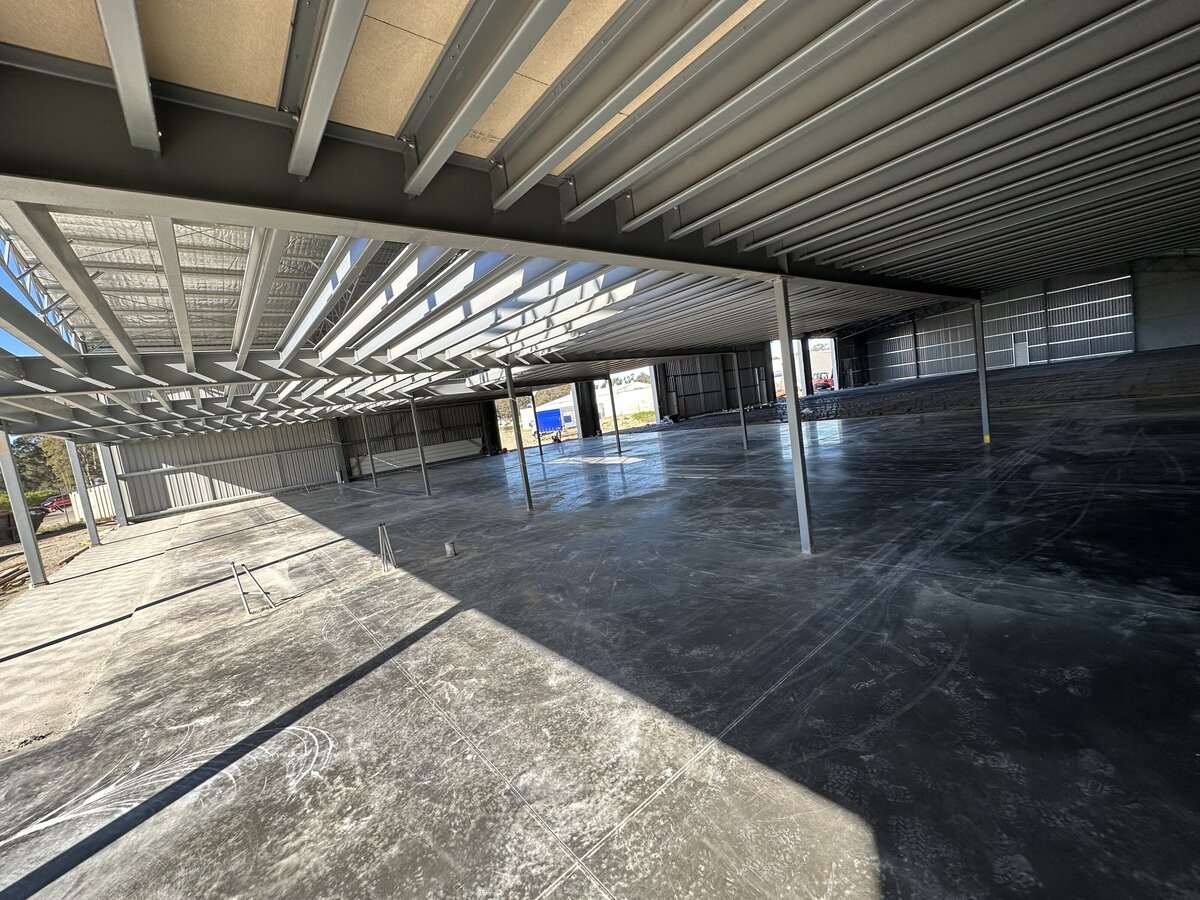 Few_&_Far_Warehouse_30
