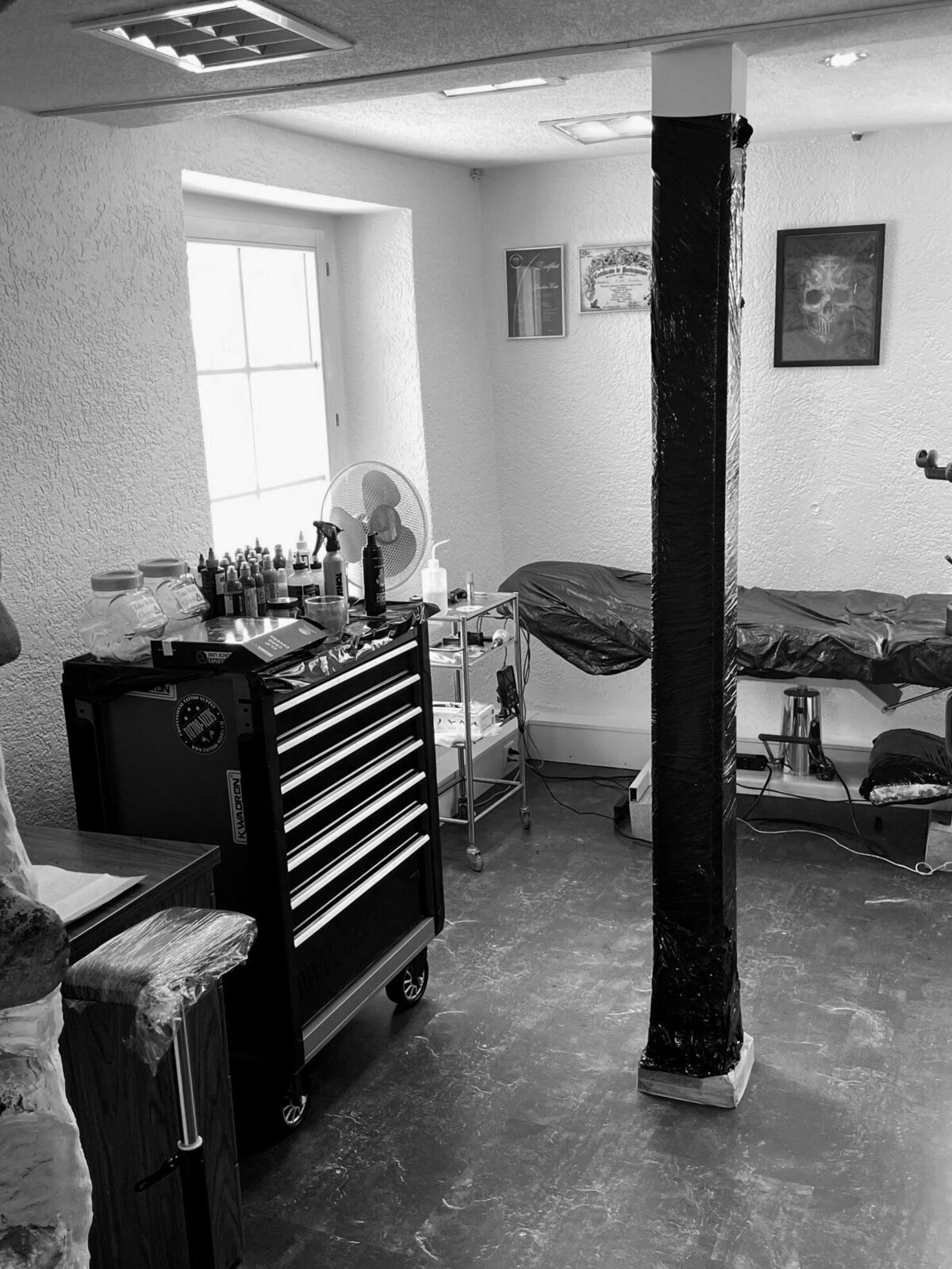 Bloody Ink Tattoo Tattoo Und Piercingstudio In Hinwil