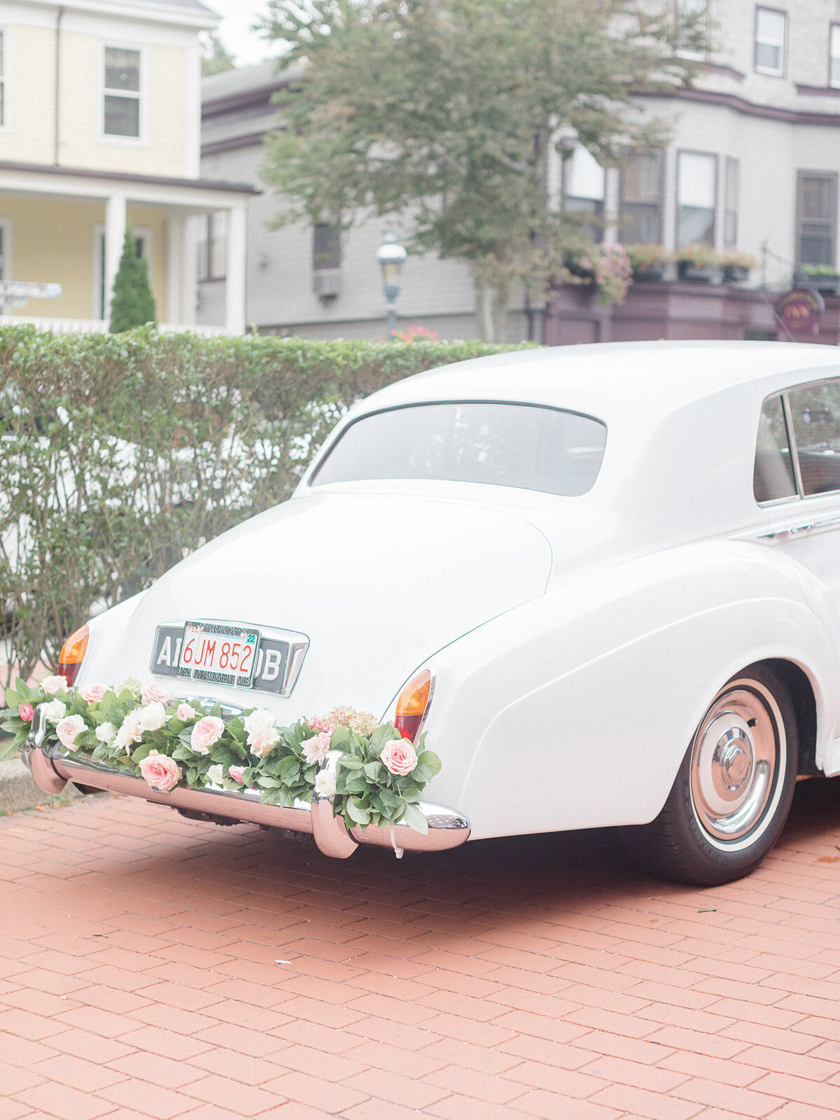 Kate-Murtaugh-Events-Newport-antique-car-wedding-planner