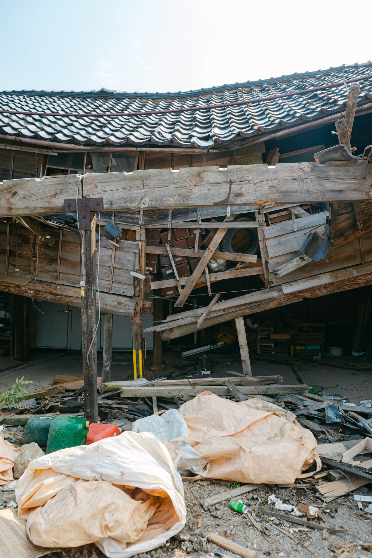 0241-Falling-Doves-Support-Sake-Tour-24-Japan-Noto-Matsunami-0043-JOURNAL-0241