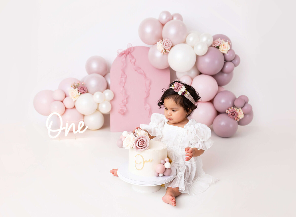 Best cake smash photographer Baby girl 1st birthday photoshoot in Brooklyn, NYC