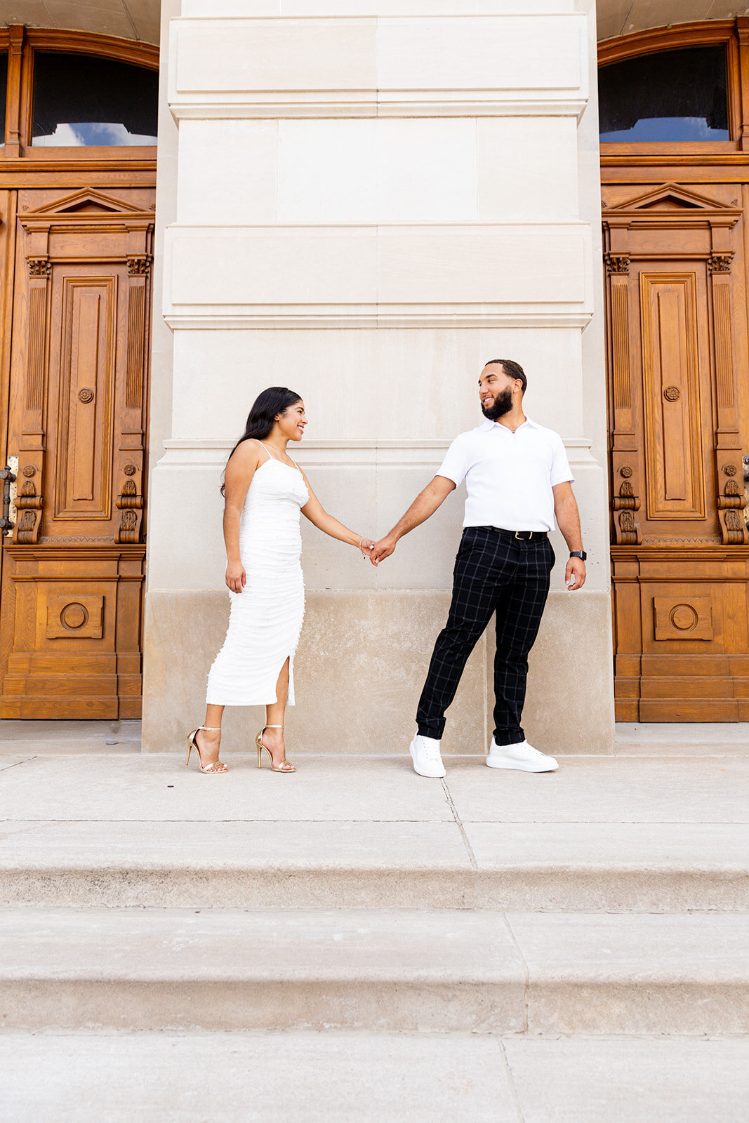 llene-y-issac-couples-engagment-session-Indianapolis-Indiana-Downtown-Indy-115_websize