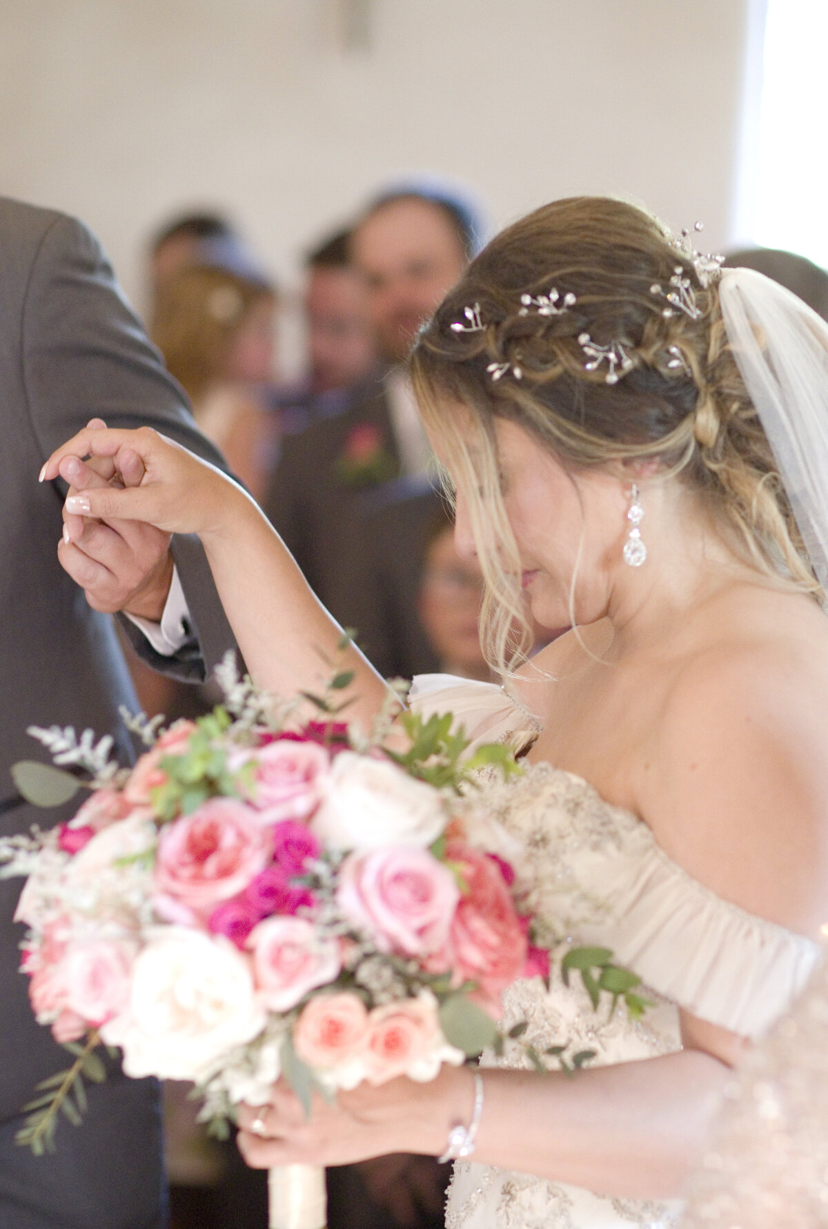 dad giving bride away-ceremony-hill country-robin rogers photography-hill country wedding-lost mission-bridal bouquet