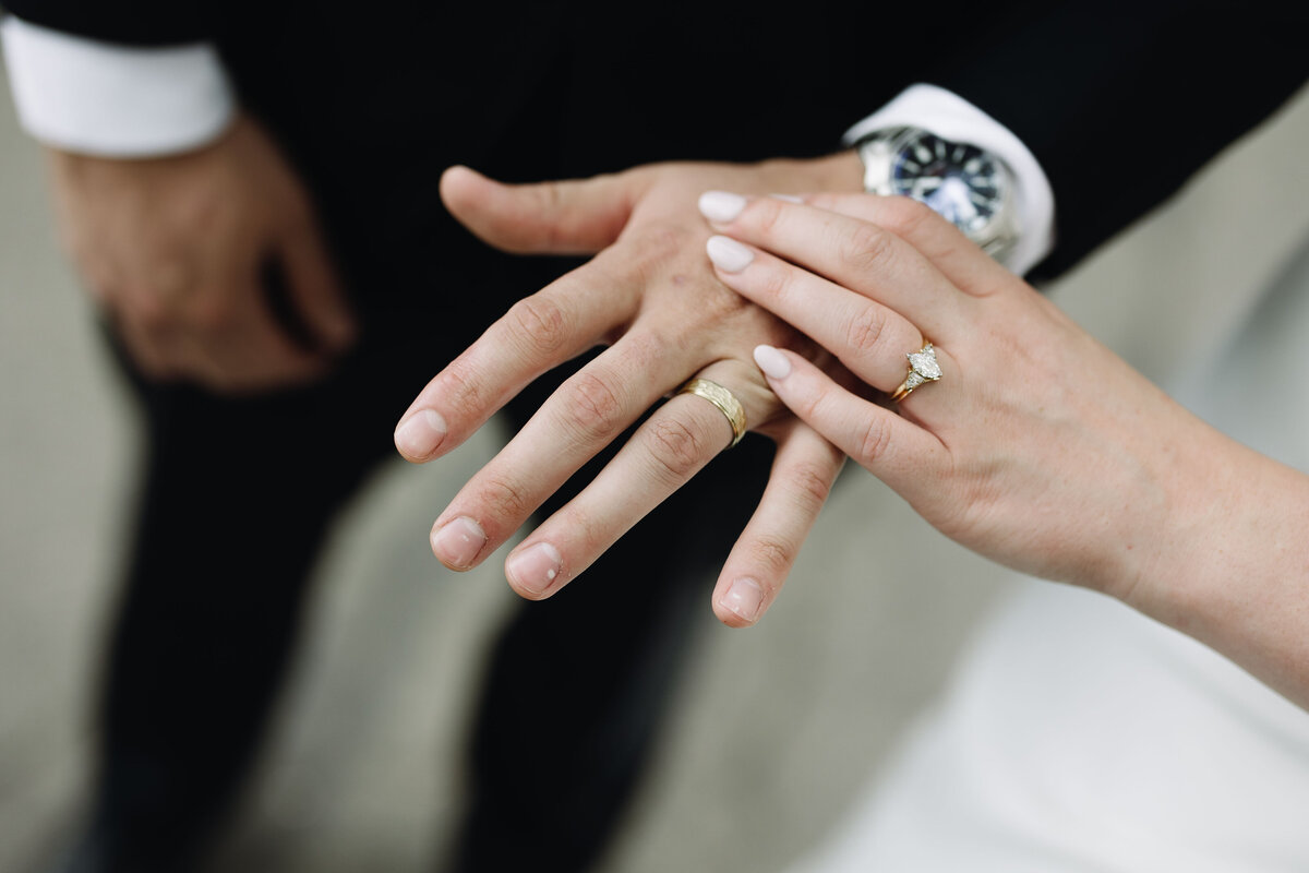 beth+logan44072