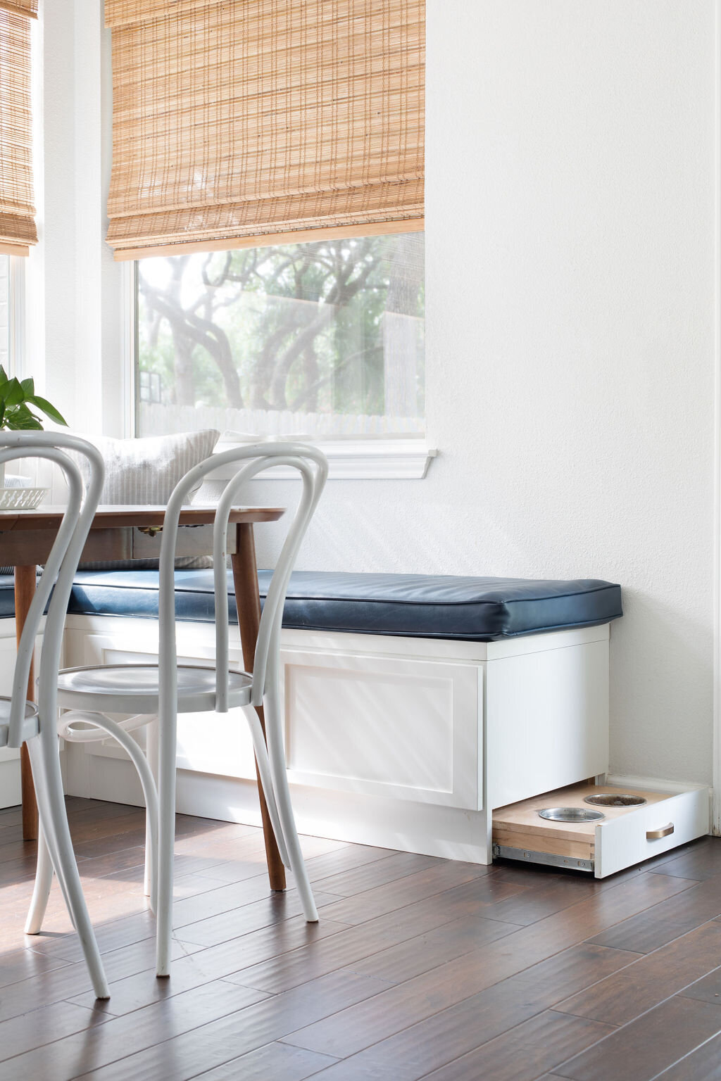 hello-home-austin-bright-and-airy-breakfast-nook-bench-storage-2