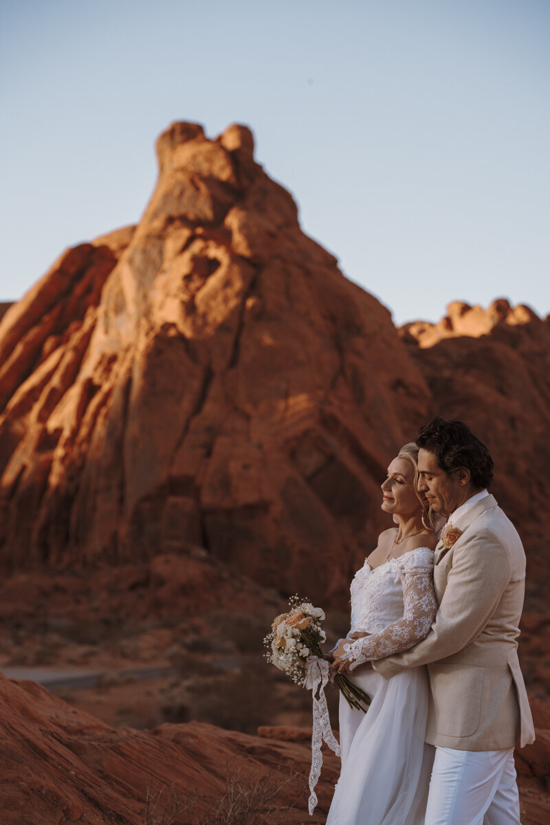 Valley-of-fire-elopement-photographer-16