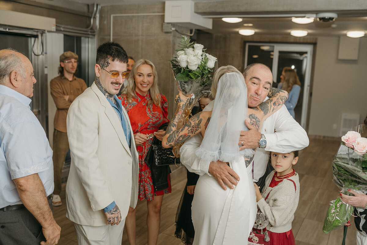 toronto-city-elopement-city-hall-edgy-nontradional-thedrake-rainy-day-cool-alternative-008