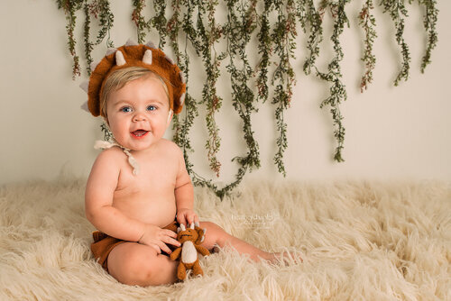 Lafayette  baby photographer, baby photography Lafayette  IN, baby photographer near me, baby portrait studio, cake smash photo session